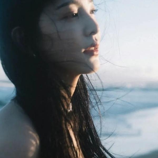 破晓海报